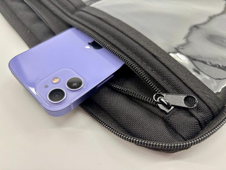Kippo (Case), a rack-ready reusable case for moving multiple phones between hubs